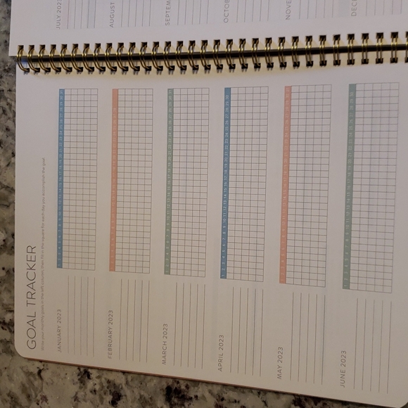 🌸🌺ORANGE CIRCLE STUDIO 12 MONTH PLANNER🌸🌺 - Picture 4 of 10